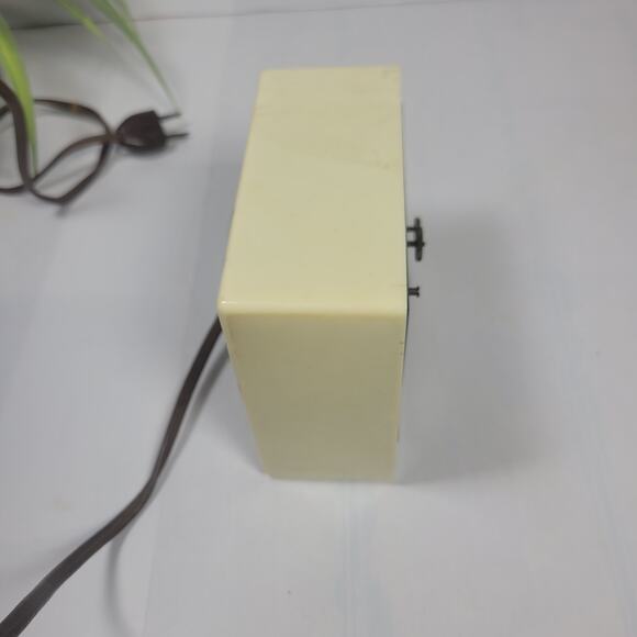 Vintage Electric Alarm Clock Sheldon Self Starting A-100 - Picture 3 of 6